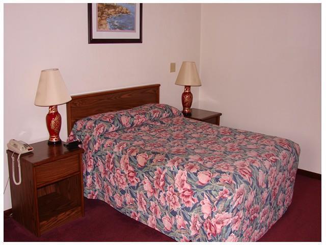 Red Carpet Inn Hillsville Room photo